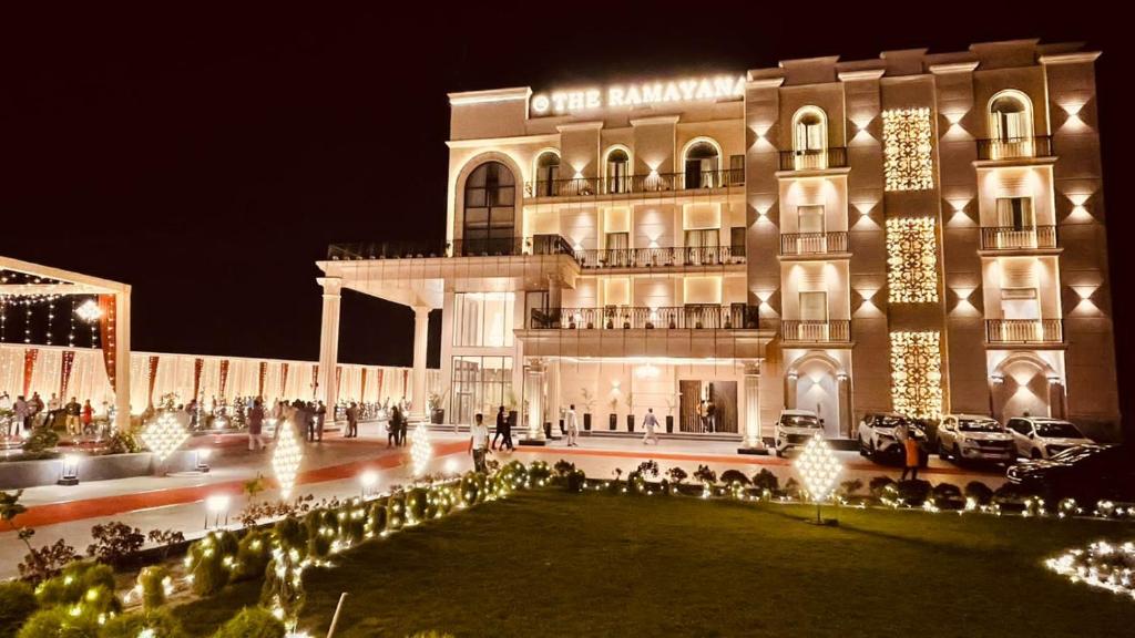 AYODHYA – RAMAYANA PALACE